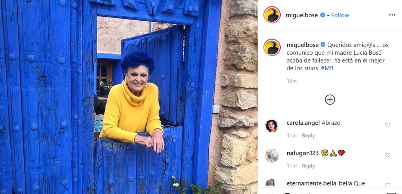El cantante confirmó el fallecimiento a través de un breve mensaje en su cuenta de Instagram. "Queridos amigos/amigas... os comunico que mi madre Lucía Bosé acaba de fallecer. 
<b>Ya está en el mejor de los sitios</b>", escribió junto con 
<b><a href="https://www.instagram.com/p/B-E_xhwgFGt/?utm_source=ig_embed" target="_blank">esta foto</a></b>. 
<br>