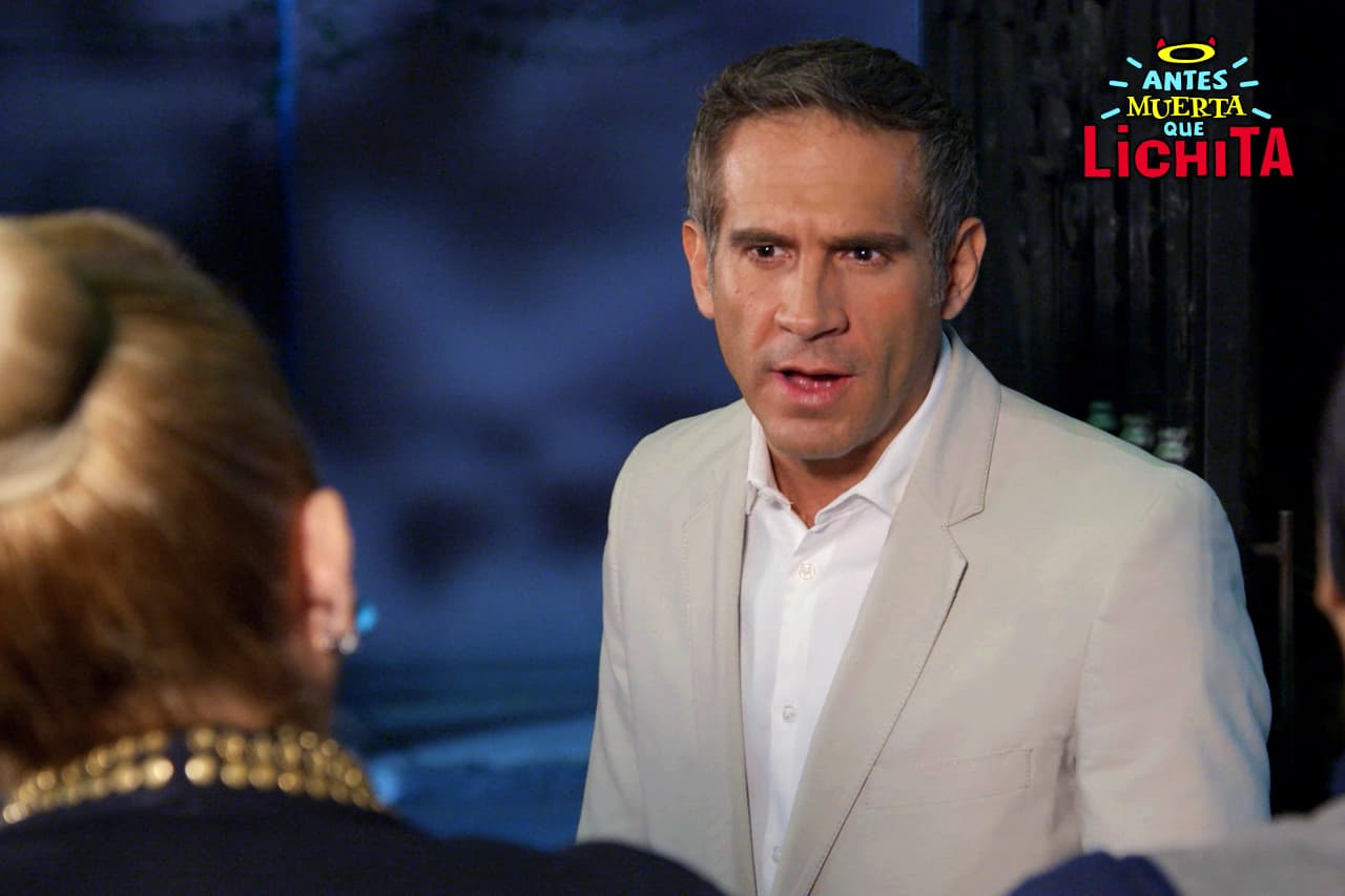 Roberto descubre que tiene prohibido ver a Mateo por órdenes de la nueva directora.