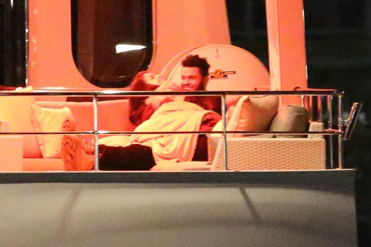 Selena Gomez y The Weeknd tuvieron una noche romántica en un yate para celebrar el Día de San Valentín.