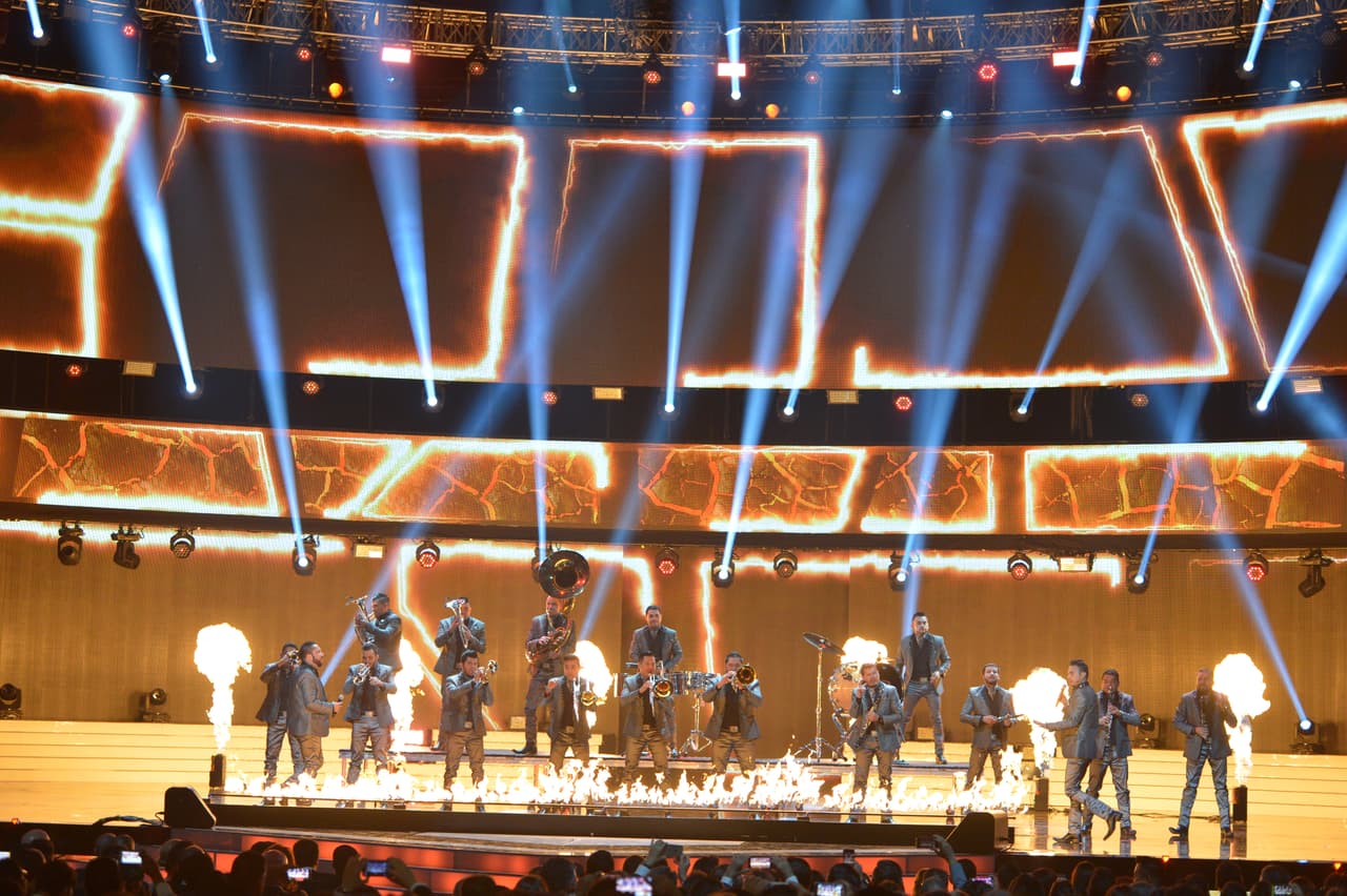 La Banda el Recodo también se hizo presente en el Balón de Oro para amenizar la ceremonia.