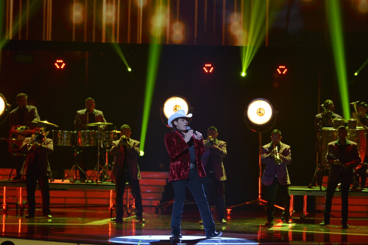 José manuel Figuero amenizó el evento con su canción 'Tierno Pecado'.