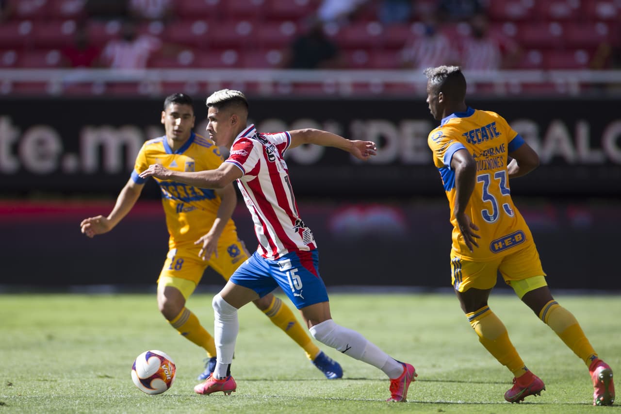 Las Chivas no logran hacer pesar la localía y terminan empatando sin goles en el Estadio Akron.