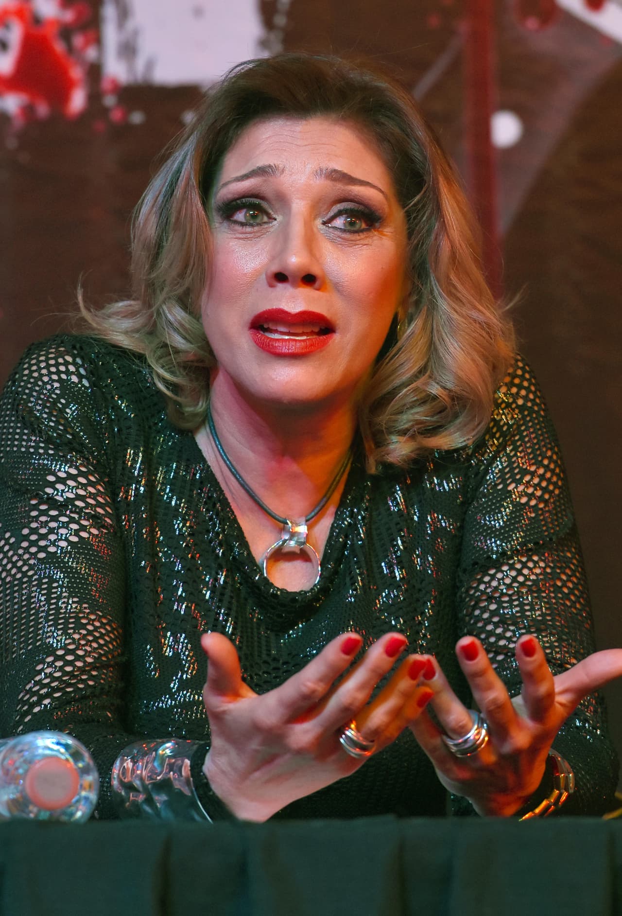 La actriz de 53 años dijo sentir temor por lo que ocurra en el futuro. Habló de que estará pisando un terreno desconocido porque no sabe qué está pasando en otras televisoras: "No sé qué me depara el mundo afuera".