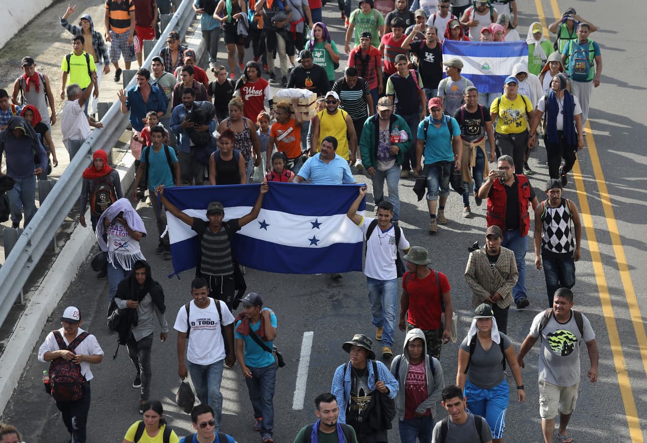 Trump está considerando una orden ejecutiva para negar la entrada de inmigrantes por la frontera sur