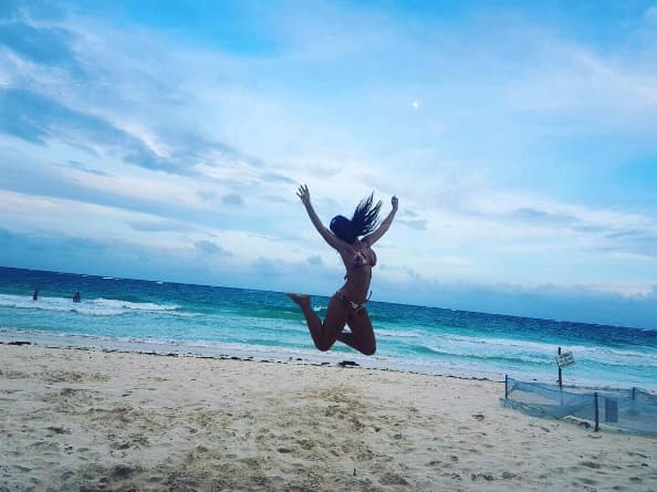 Las playas de Tulum se llenaron de toda su energía y su actitud positiva. 
<b><a href="http://www.univision.com/temas/camila-sodi">Camila</a></b> no podía ocultar su felicidad al tener ese mar azul turquesa de fondo.