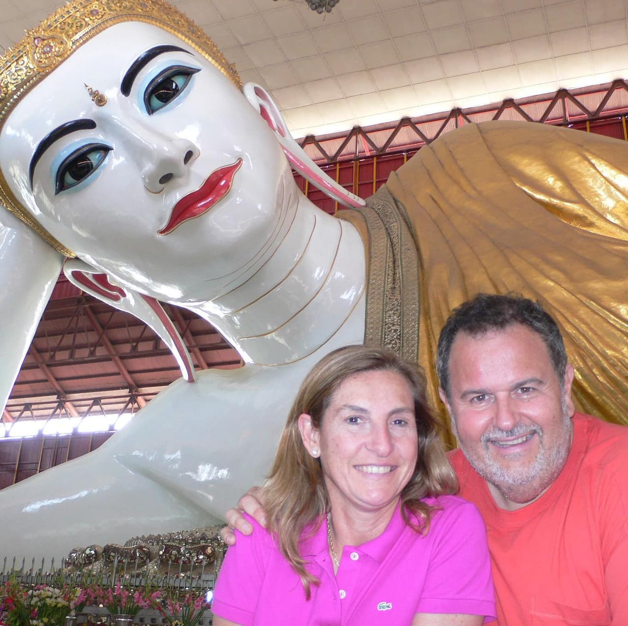 Y aunque Mily es su fiel compañera, Raúl le ha contagiado la pasión por viajar a Mía.