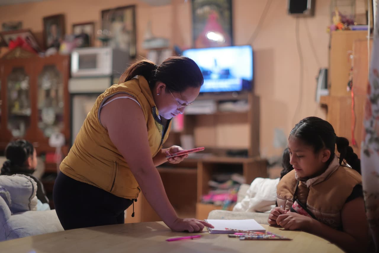 Con los juegos virtuales, la televisión y otras actividades que distraen a los niños, la competencia por su atención y concentración en clase se convierte en una lucha continua que puede perjudicar su aprendizaje.