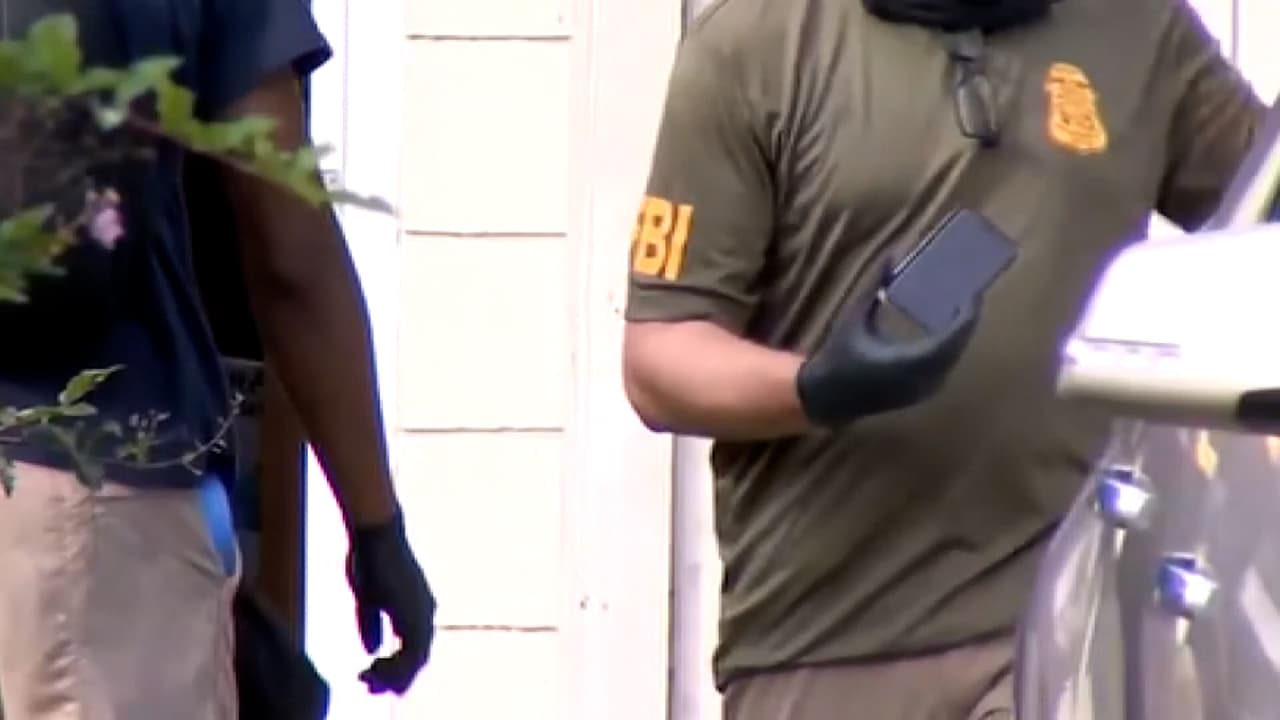 Funcionario de la oficina de un alguacil en Florida es arrestado por distribuir pornografía infantil