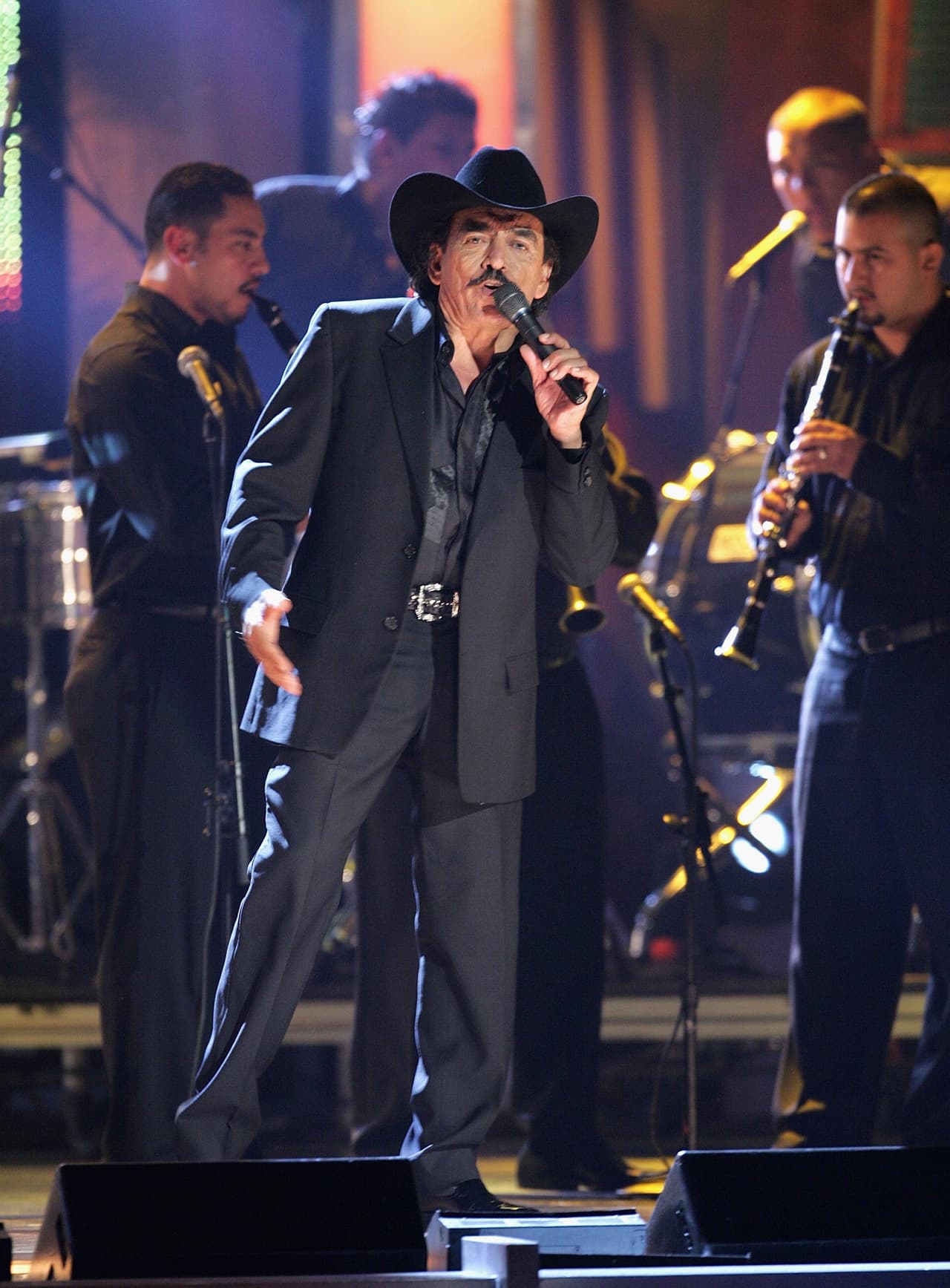 El cantante compartió con Lucero su nominación en la categoría Mejor Tema Telenovelero, por la canción ‘Golondrinas Viajeras’. Compitió contra Jenni Rivera, Luis Fonsi, Chayanne y Luis Miguel.