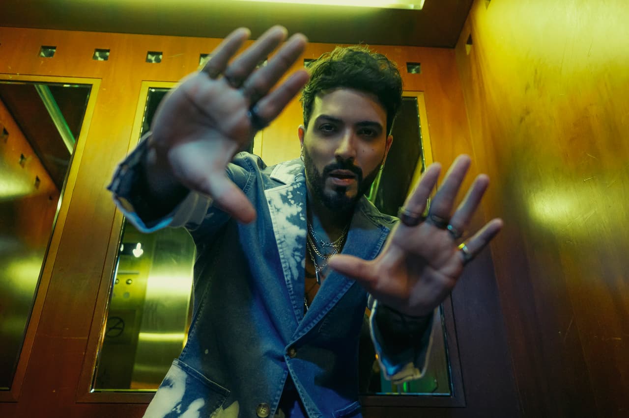 <b><h3 class="cms-H3-H3">Luis Figueroa </h3></b>
<br>Esta será la segunda ocasión en que es parte de la gran fiesta. El próximo jueves 21 de julio interpretará la canción ‘Vienes’ y será parte del número El Gran Combo de Puerto Rico en el que se interpretarán temas como ‘Que Le Pongan Salsa’, ‘No Hay Cama Pa’ Tanta Gente’ y La Fiesta de Pilito’. Luis Figueroa está nominado a la categoría Tropical Hit.
<br>