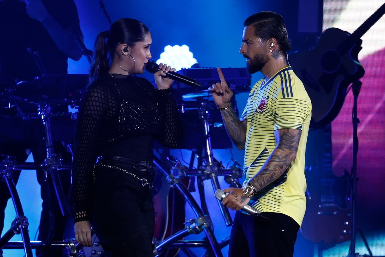 El sudamericano subió al escenario en el que también cantó la artista libanesa Myriam Fares. 
<br>