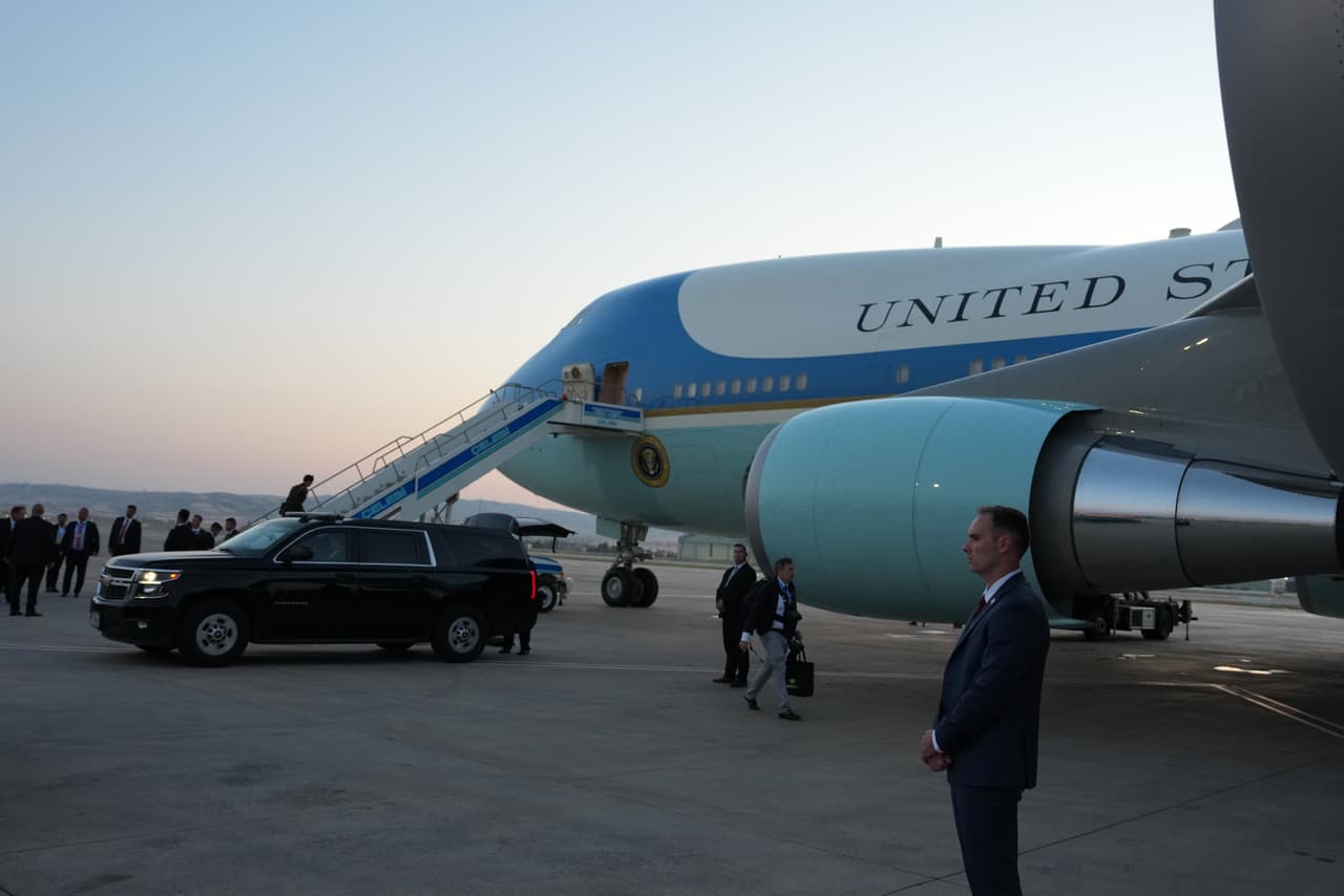 ¿Por qué Trump cambió de Air Force One durante su regreso a Estados Unidos?