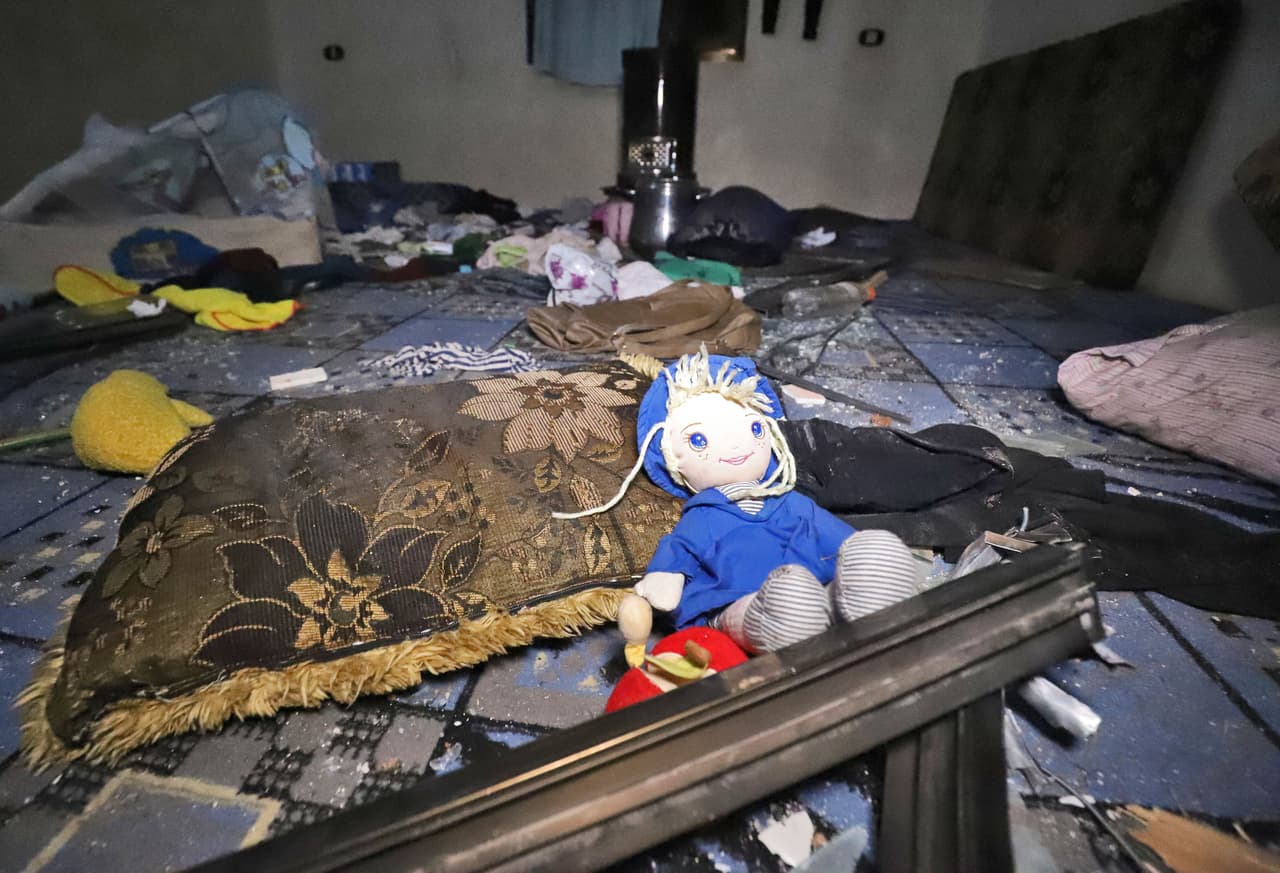 Hubo al menos una explosión importante dentro de la casa, de acuerdo con testigo citados en un reporte de la AP. Pero al parecer, no fue causada por el ataque estadounidense.
<br>