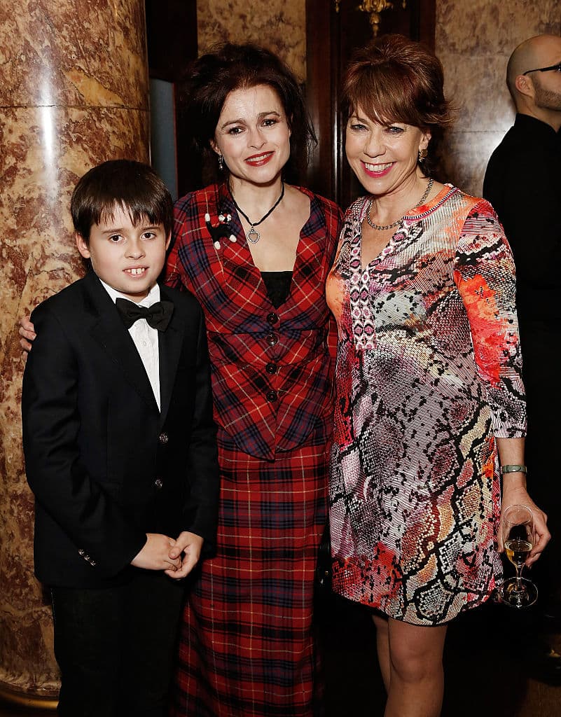 La propuesta que la actriz le hizo al esposo de Kate Middleton tiene una razón: "La cosa es que cuando nació mi primer hijo le pedí a todos mis amigos que fueran sus padrinos, así que Billy acabó teniendo 11 (padrinos)".
<br>