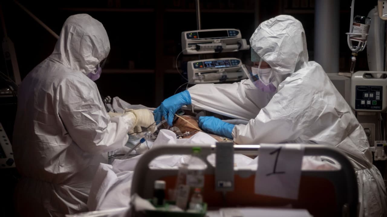 Para salir de la lista, el estado proyectará números de UCI dentro de cuatro semanas.