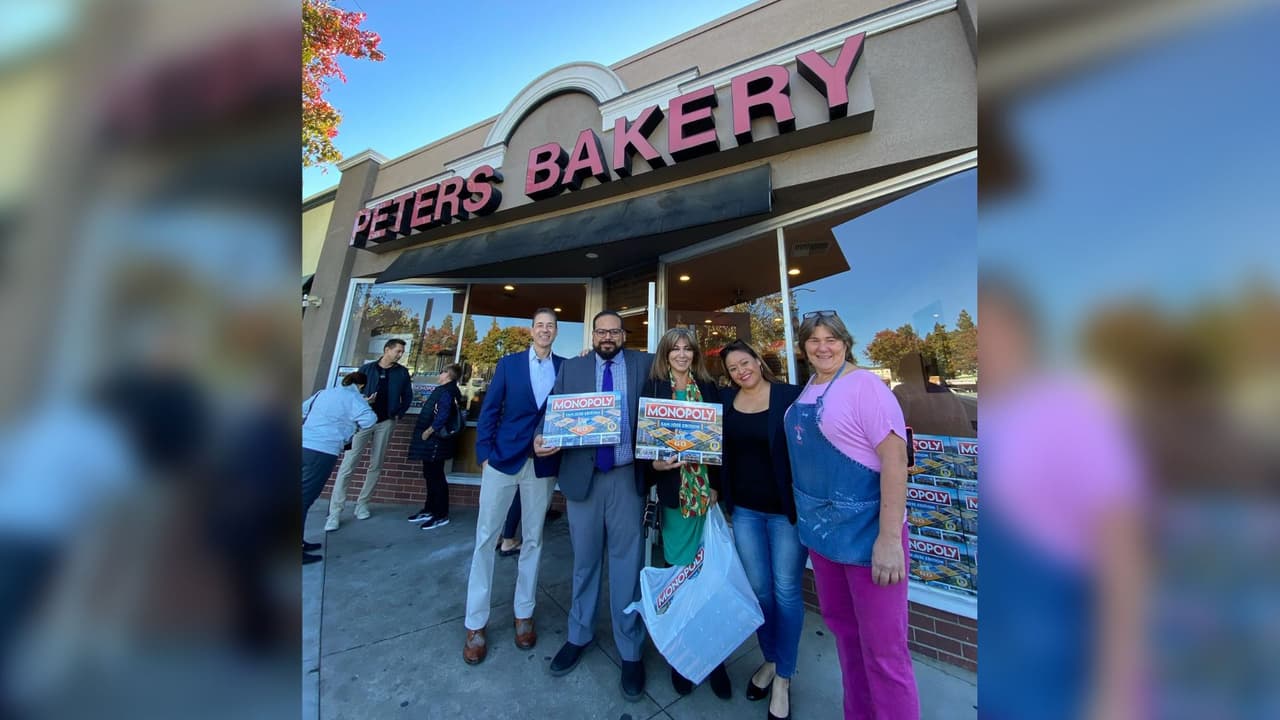 El lanzamiento de Monopoly San José tuvo lugar recientemente y cuenta con lugares emblemáticos que reflejan la rica historia y cultura de la ciudad, como Peter's Bakery.