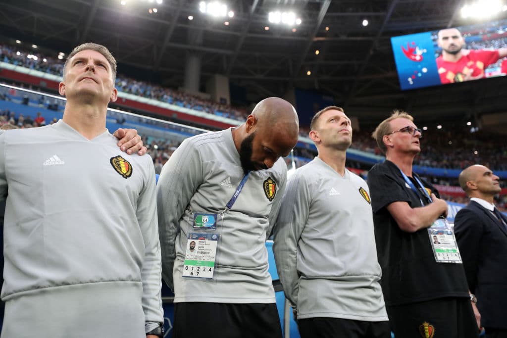 Los himnos, con su amada Marsellesa como el canto de su rival, fue un contraste para el tercer técnico del equipo de Bélgica.