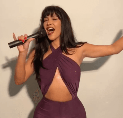 La socialité sorprendió a las redes sociales presentándose como Selena Quintanilla por su gran parecido con la 'Reina del Tex-mex'.