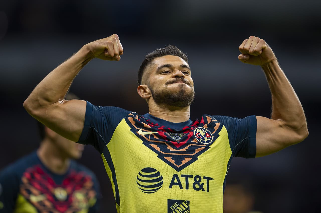 Al 53’, un centro de Layún a las espaldas de los centrales de Tigres dejaba a Henry Martín frente al arco para marcar el 1-0.