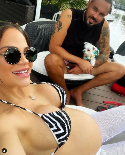 Curiosamente, unos días antes comentó que ella y su pareja, Raphy Pina, seguían debatiendo el nombre de su hija y los fans hicieron sus propias sugerencias como Katherine, Milagros, Daniela o Natasha. ¿Imaginas a Vida con otro nombre?