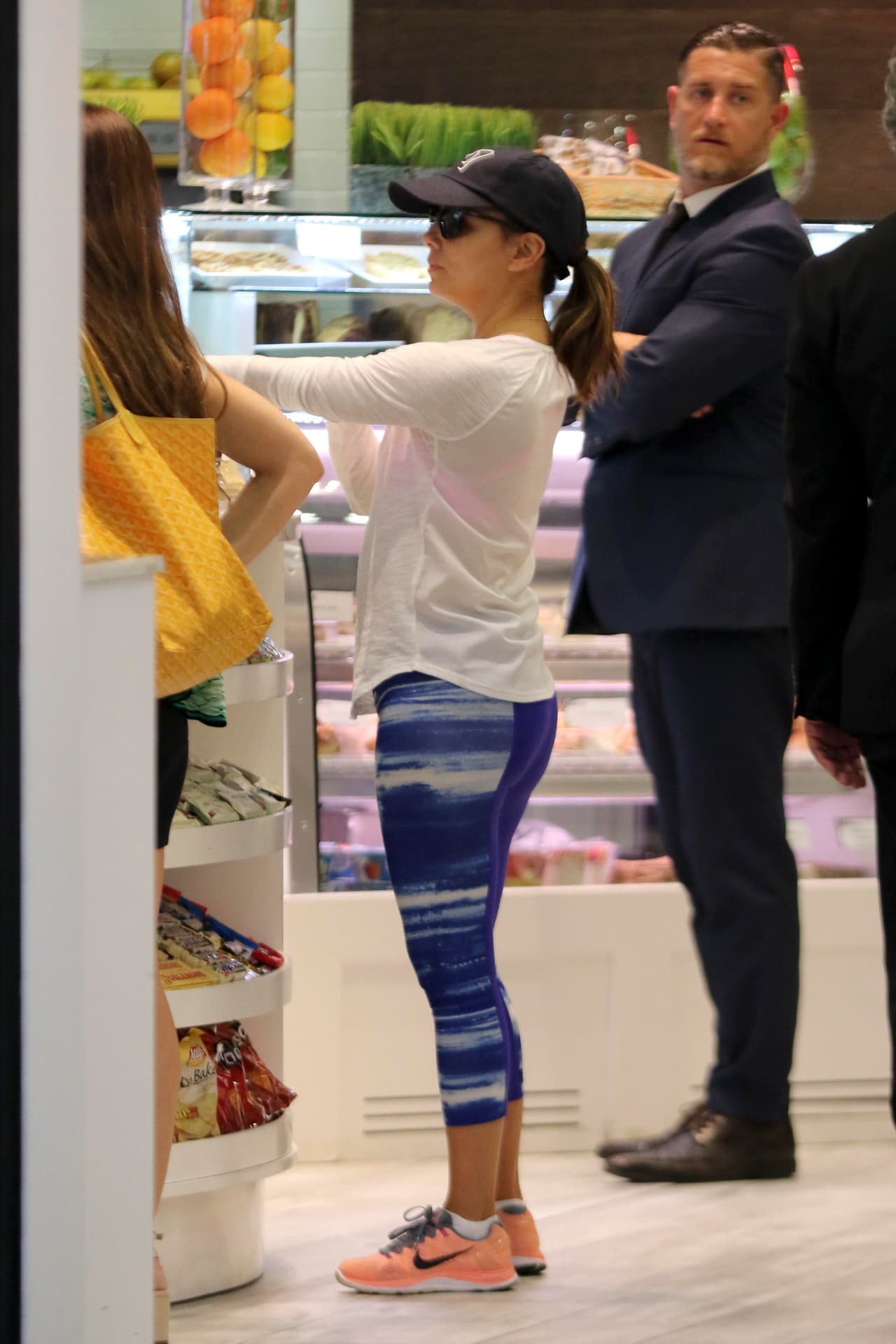 Intentó pasar desapercibida pero varios la reconocieron.