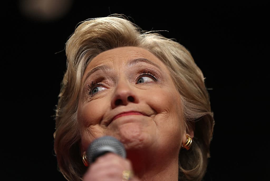 Hillary mostró dignidad, contestó con seriedad y resolvió la pregunta sobre ser digna de confianza