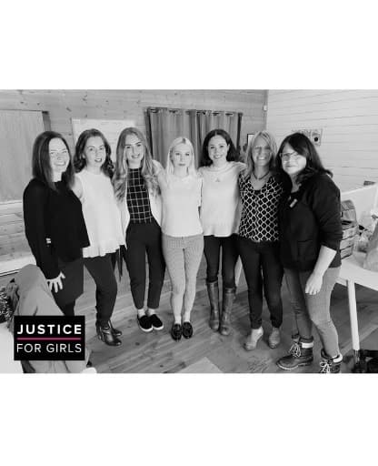 La cuenta de Twitter de la organización publicó
<b><a href="https://twitter.com/JFG_Canada/status/1217602782779166720" target="_blank"> un par de imágenes</a></b> de la visita que hizo Markle y en donde habló acerca de "la
<b> <a href="https://www.univision.com/noticias/planeta/entendiendo-el-cambio-climatico-video/embed?simple" target="_blank">justicia climática para las niñas</a></b> y los derechos de los pueblos indígenas".
<br>