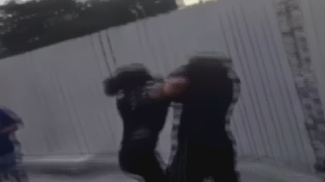 Exclusiva: Una madre hispana revela video de la brutal golpiza que le dieron a su hija 