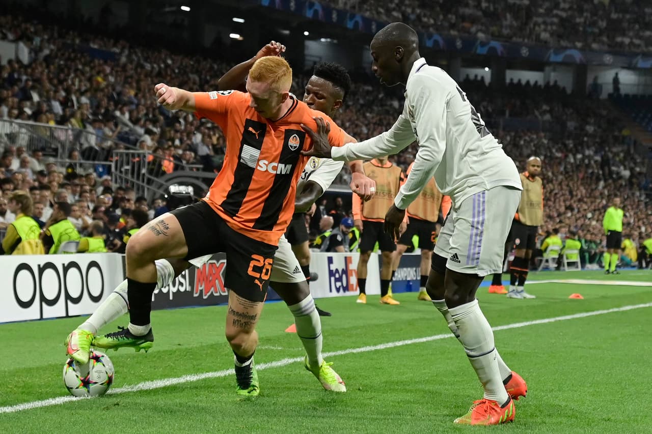 Real Madrid pudo golear al Shakhtar Donetsk y la poca contundencia le hizo sufrir un poco para ganar por la mínima de 2-1 en la UEFA Champions League.