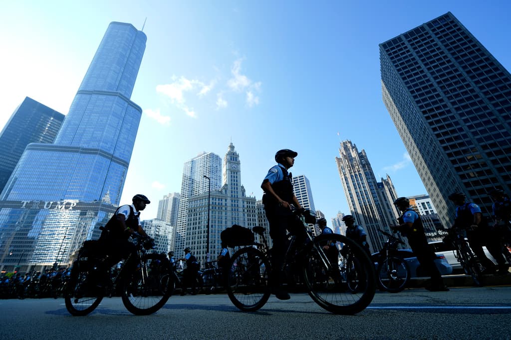Inicialmente se les ofreció a los manifestantes un parque alejado, pero luego se acordó una ruta más cercana al United Center.