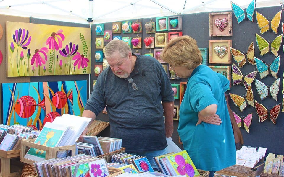 <b><a href="http://www.duluthartsfestival.com/">Duluth Spring Arts Festival (30 de abril)</a></b>: El evento de dos días presenta a 86 artistas, así como exposiciones, comida y música.