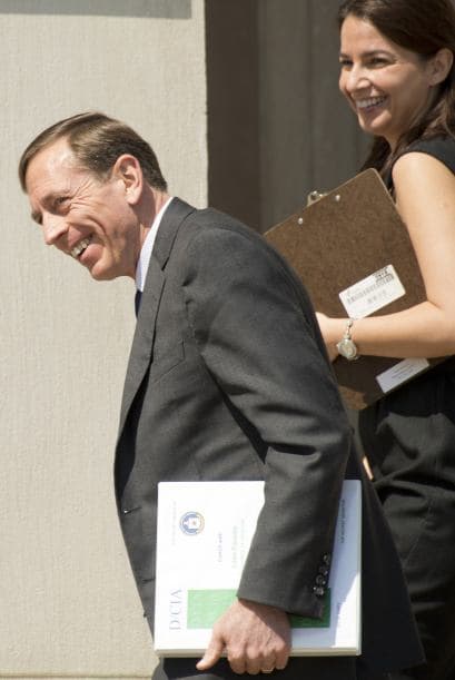 Es "un hombre con experiencia que cuenta con la confianza del presidente", y cuyo nombre surgió en el pasado para ocupar el cargo, dijo en una entrevista a la AFP Bruce Riedel, exjefe de la CIA, y actualmente analista del Brookings Institute.