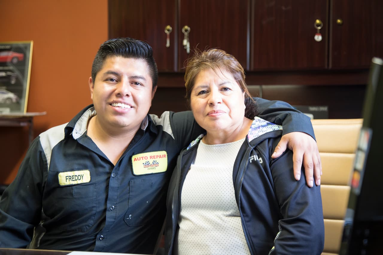 Tommy Salinas, madre de Freddy Avan, siente que el temor que experimentó cuando recién llegó a Estados Unidos por no hablar inglés o no conocer la cultura, está regresando ahora pero por las políticas antiinmigrantes del presidente Trump.