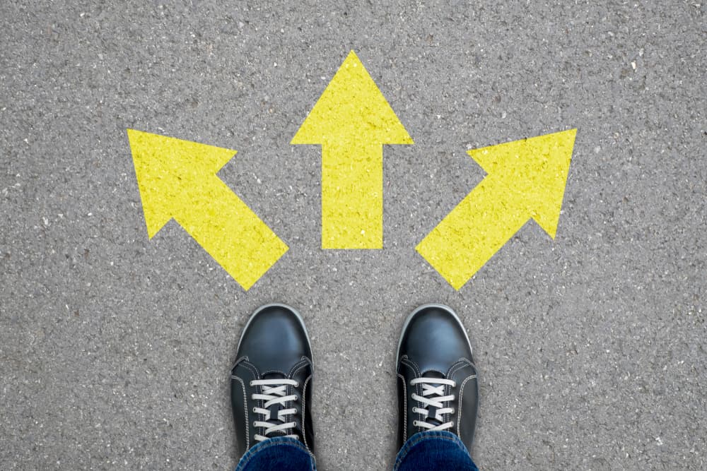 Ahora es posible que no sea tan fácil para ti tomar algunas decisiones, pero tampoco te conviene postergar mucho las cosas.