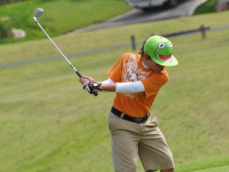 En casa le dicen nene, le gusta el golf y si no llegara a dedicarse a la música estudiaría arquitectura.