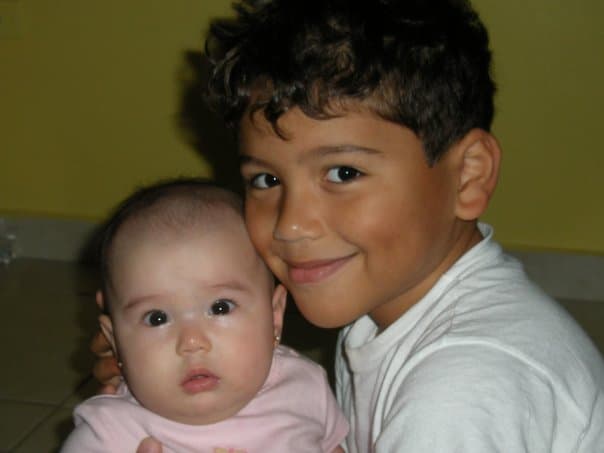 En casa le dicen nene, le gusta el golf y si no llegara a dedicarse a la música estudiaría arquitectura.