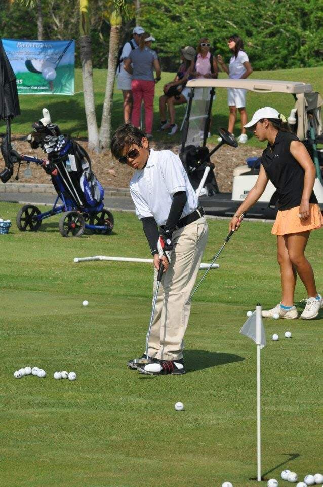 En casa le dicen nene, le gusta el golf y si no llegara a dedicarse a la música estudiaría arquitectura.