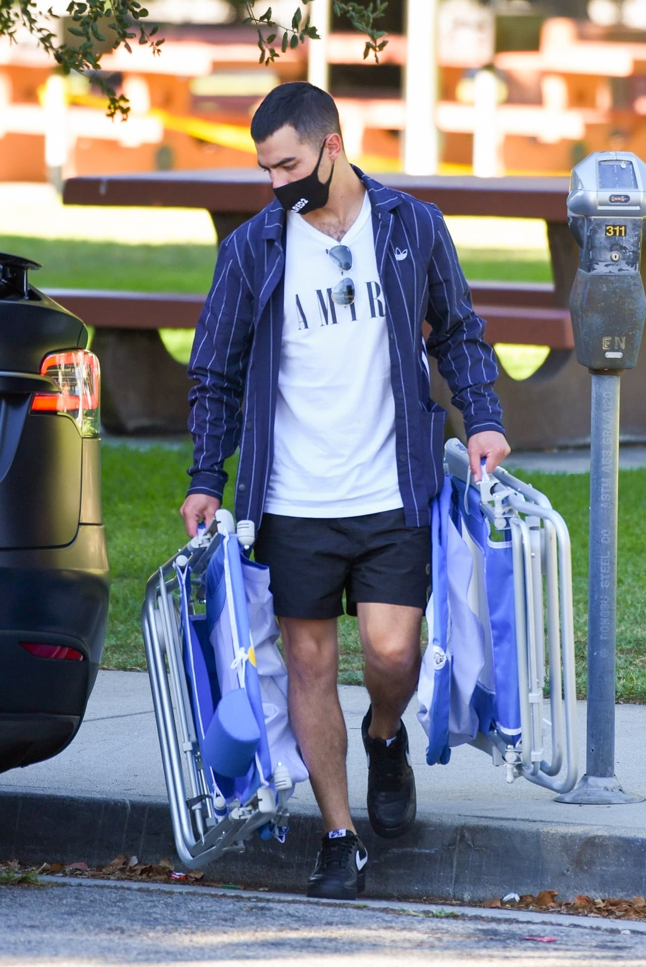 El grupo encabezado por la protagonista de 'Game of Thrones' y su esposo también estuvo integrado por los padres de Joe, Denise y Paul, y por su hermano pequeño, Frankie.