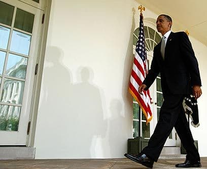 ObamaLa llegada del primer presidente afroamericano a la Casa Blanca encendió la retórica de estas agrupaciones y movilizó a sus huestes que redoblaron su prédica antiracial y divisoria.Barack Obama, en tanto, firmó una ley que refuerza las condenas por los delitos de odio que de ahora en más incluye a la homosexualidad.