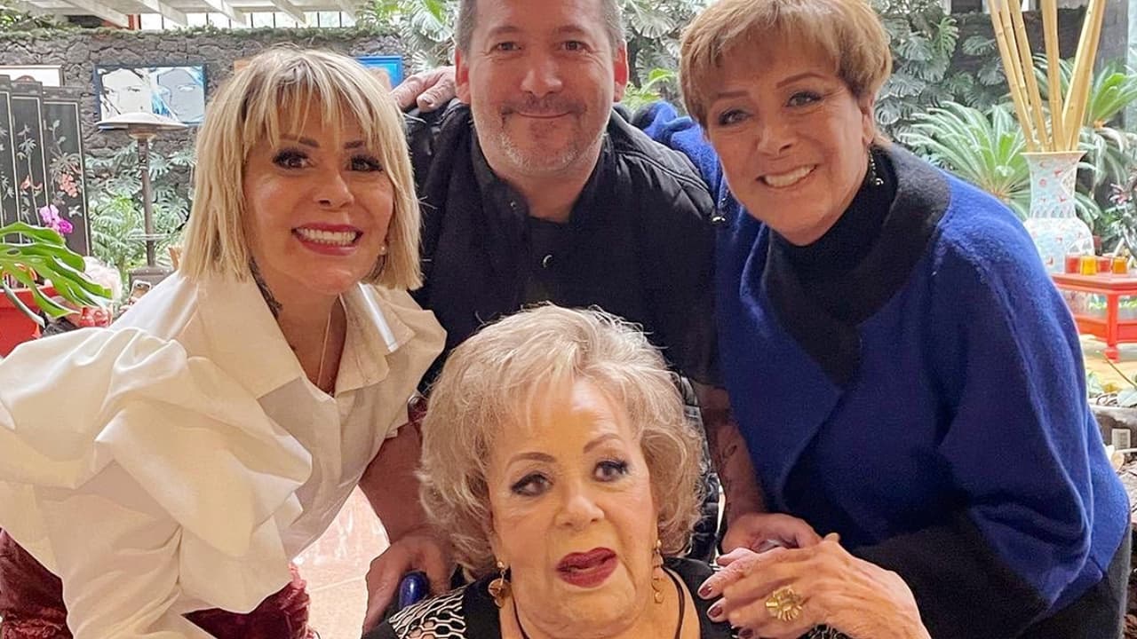 El amor, admiración y respeto que siente Alejandra por Pinal es tal que en su cumpleaños número 90, el pasado 12 de septiembre de 2021, le dedicó un hermoso y emotivo discurso.