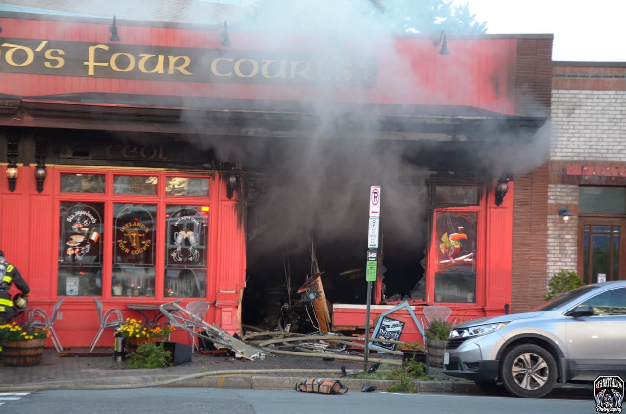 "Por favor, mantengan a todos los heridos en sus pensamientos y oraciones",
<a href="https://twitter.com/irelands4courts/status/1558240243010207746" target="_blank">tuiteó Ireland Four Courts</a>.