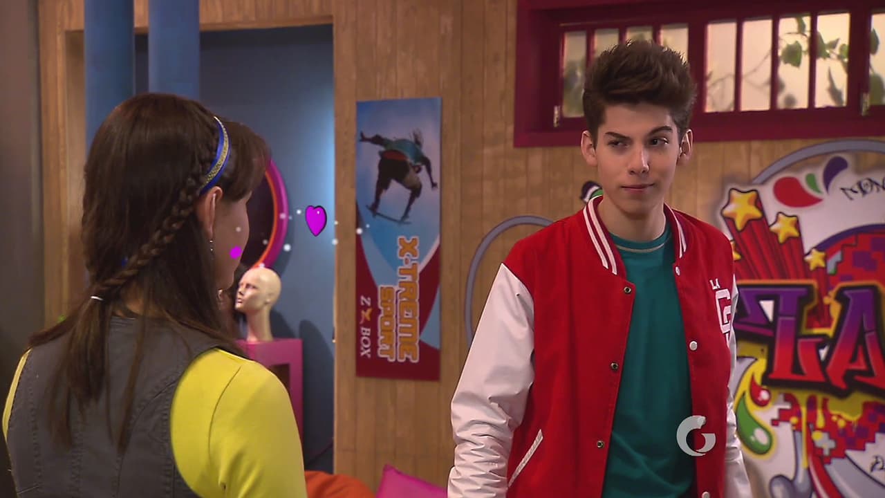 Nunca falta el galán del salón como 'Ángel'.