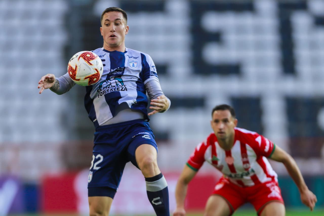 De cara a la fiesta grande del futbol mexicano, aparecieron Zaldívar y Vega para darle el triunfo al Rebaño. | Hurtado (36’) adelantó a los Rayados. Zaldívar (81’) emparejó los cartones y Vega, con tremendo golazo, le dio vuelta al juego.