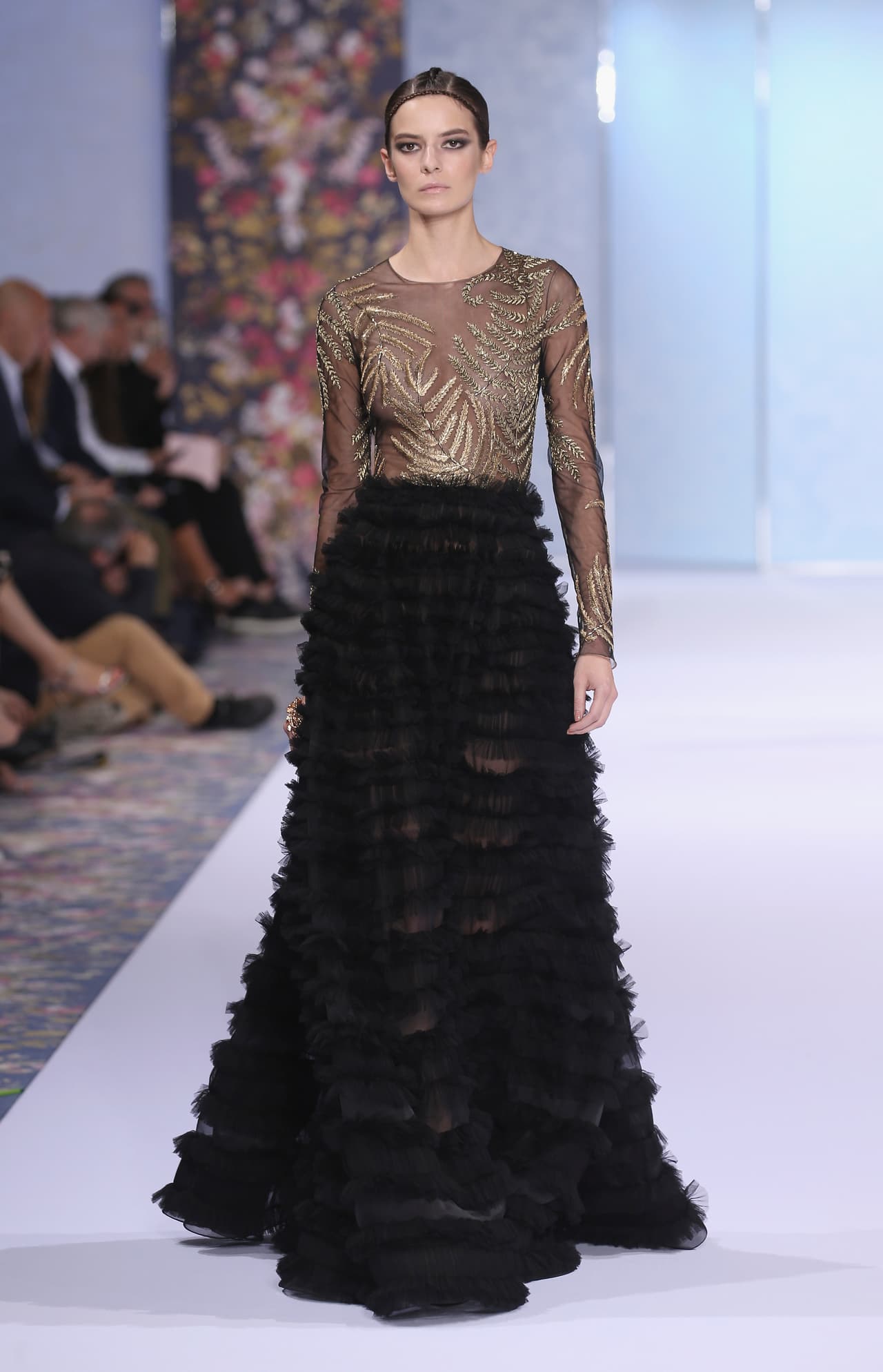 Comentarios en Facebook dejaban lo disgustada que estaba la gente por el ajuar, ya que su costo es el doble del salario mínimo de Inglaterra según reportó The Express Tribune.
<br>