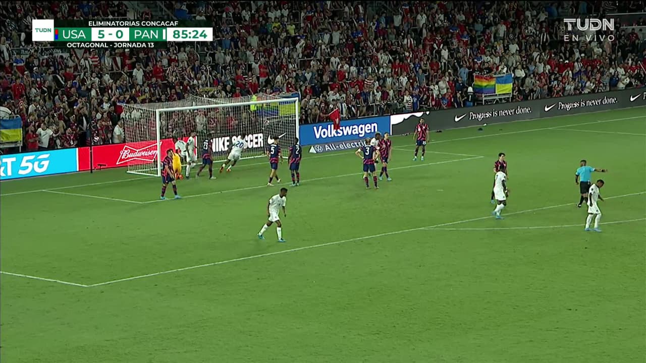 ¡GOL!  anota para Panamá. Aníbal Godoy