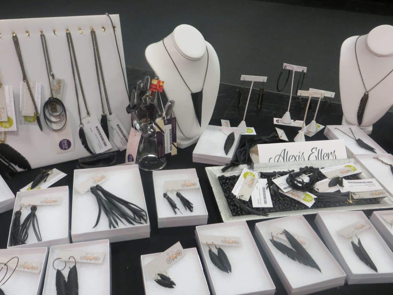 Además de apoyar a jóvenes artistas, en este mercado localizado en el primer piso del 623 S Wabash Avenue, habrá otras actividades artísticas.