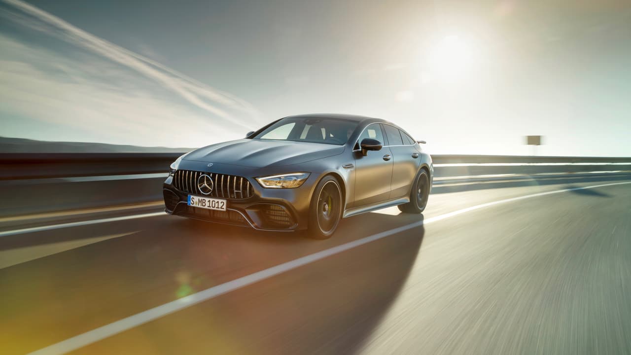 El tercer y más poderosos de los modelos de la línea es este 
<b>Mercedes-AMG GT 63 S 2019</b>.