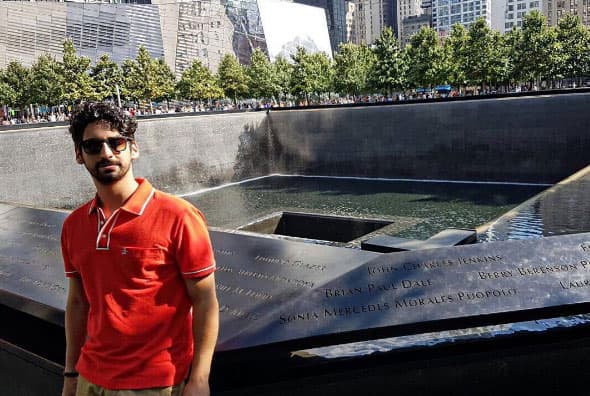 Mauricio Abularach debutó en las telenovelas en "Qué bonito amor" en el año 2012.