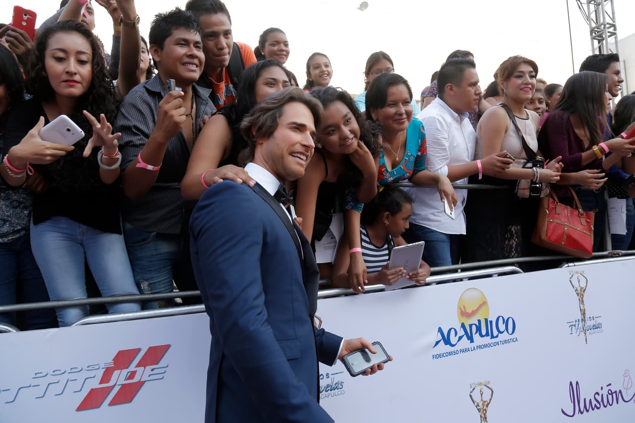 Mientras que Sebastián Rulli arrancó miles de suspiros.