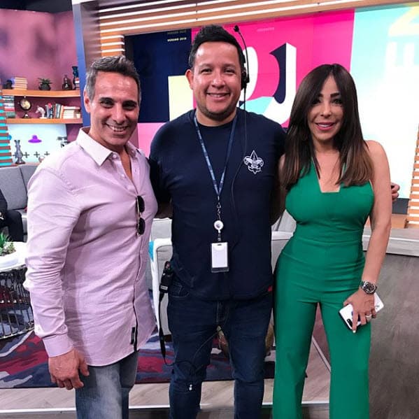 Gelena aprovechó para tomarse fotos con algunos de sus compañeros, a quienes casi nos ve por vivir en la 'gran manzana'.